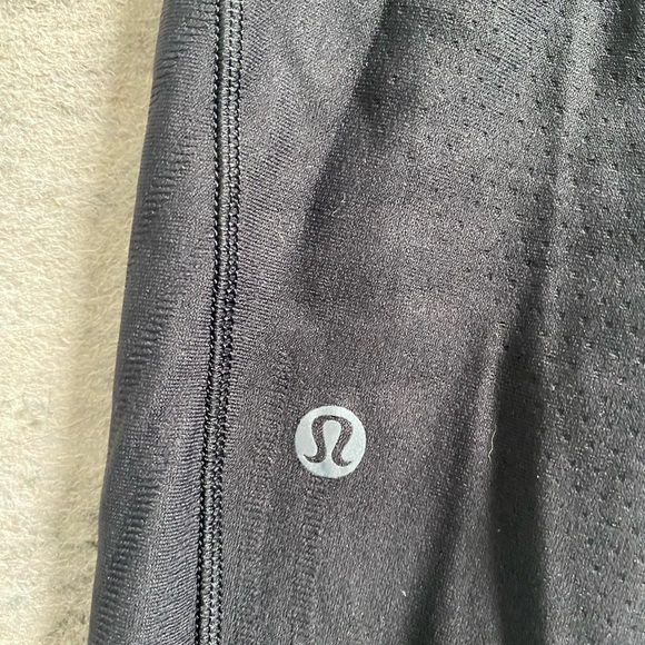 Lululemon Black High-Waisted Leggings - Picture 4 of 5